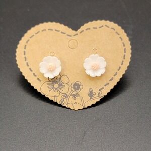 Small White Daisy Flower Stud Earrings